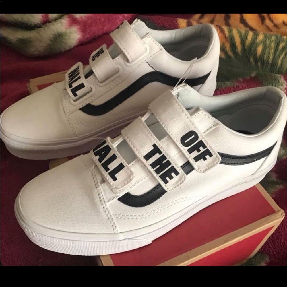 Velcro Vans Men’s size 7 or Women’s size 8.5